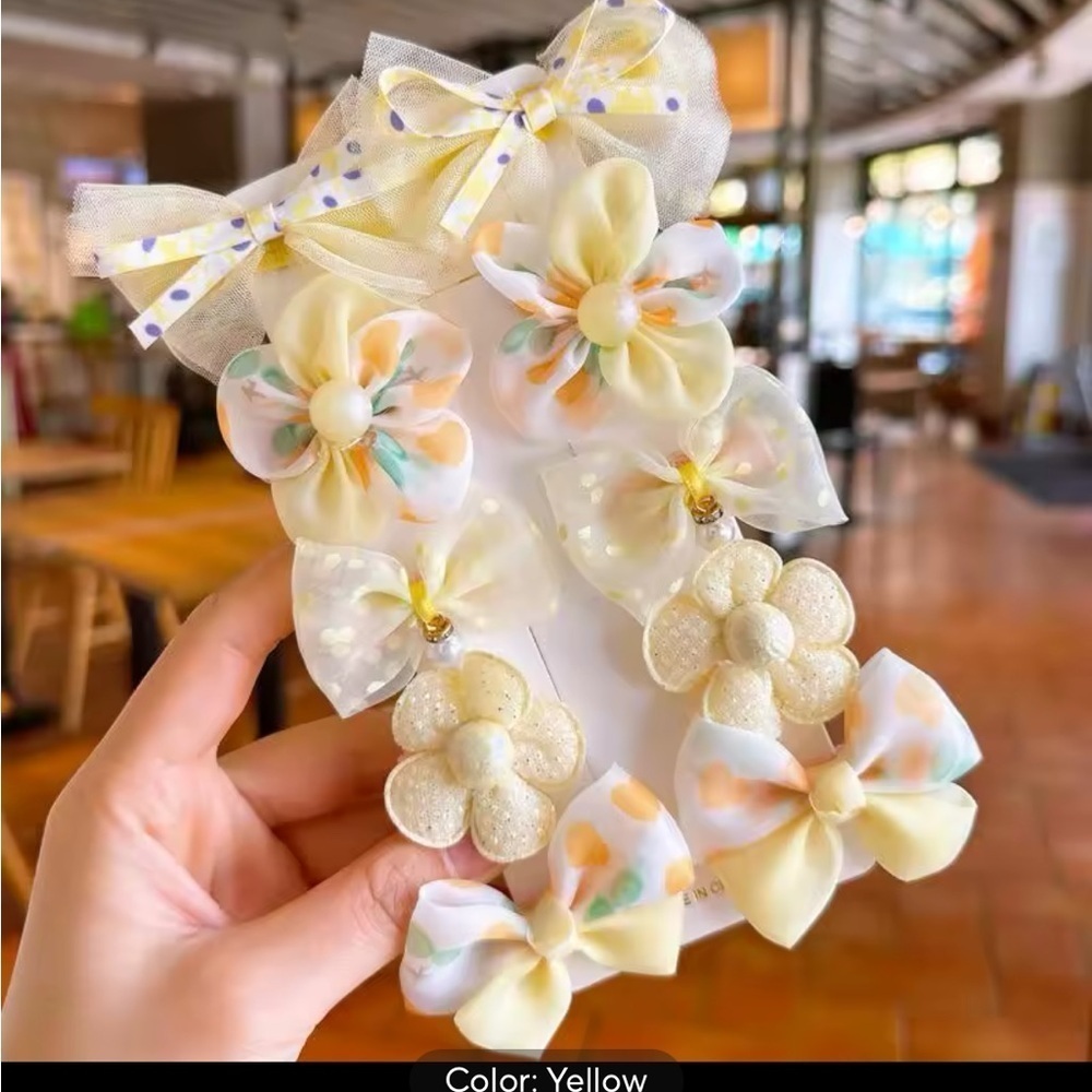 Charming Yellow Floral Hair Accessories Set
0222